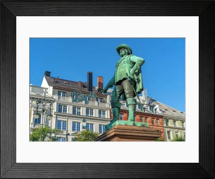Framed Print : View of Christian IV statue in Stortorvet Square, Oslo, Norway, Scandinavia, Europe Framed Print : View of Christian IV statue in Stortorvet Square, Oslo, Norway, Scandinavia, Europe
