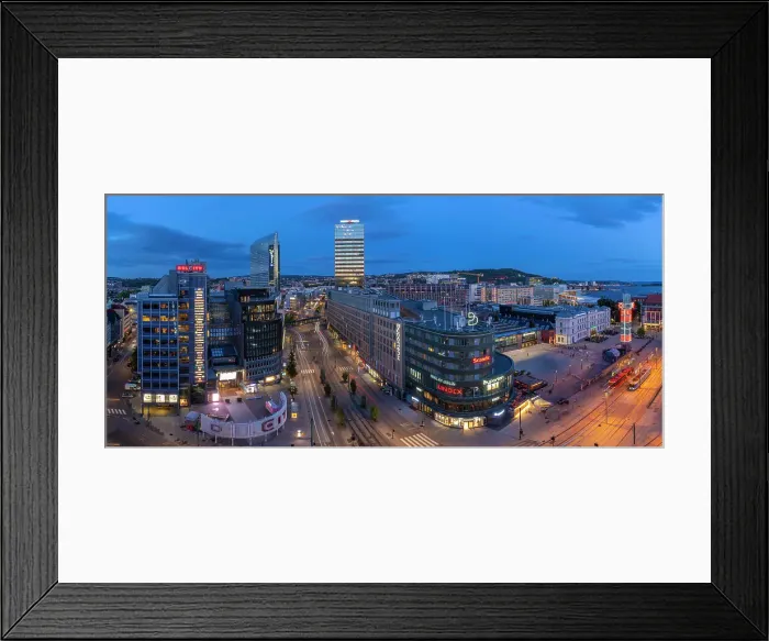 Framed Print : View of Jernbanetorget and city skyline from elevated position at dusk, Oslo, Norway, Scandinavia, Europe Framed Print : View of Jernbanetorget and city skyline from elevated position at dusk, Oslo, Norway, Scandinavia, Europe