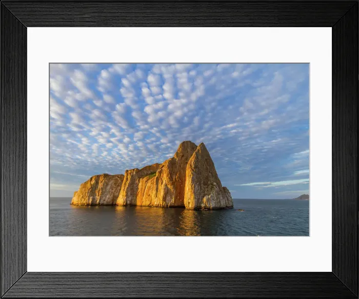 Framed Print : Scenic view of Leon Dormido (Sleeping Lion) Island off San Cristobal Island in the Galapagos Islands, UNESCO World Heritage Site, Ecuador, South America