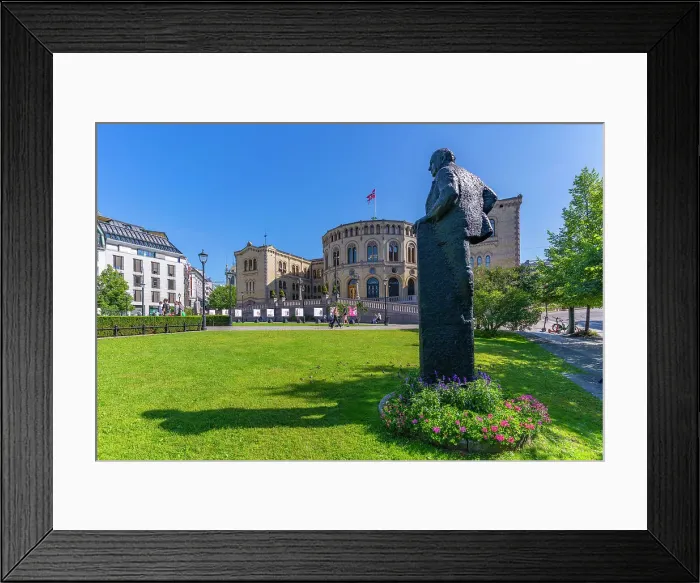 Framed Print : View of Grand Hotel and Norwegian Parliament in Stortingsparken on a sunny day, Oslo, Norway, Scandinavia, Europe Framed Print : View of Grand Hotel and Norwegian Parliament in Stortingsparken on a sunny day, Oslo, Norway, Scandinavia, Europe