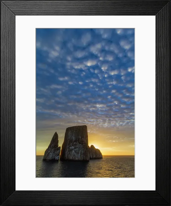 Framed Print : Scenic view of Leon Dormido (Sleeping Lion) Island off San Cristobal Island in the Galapagos Islands, UNESCO World Heritage Site, Ecuador, South America Framed Print : Scenic view of Leon Dormido (Sleeping Lion) Island off San Cristobal Island in the Galapagos Islands, UNESCO World Heritage Site, Ecuador, South America