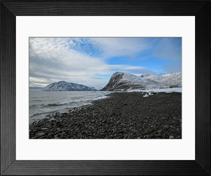Framed Print : Arctic desert around Grise Fjord, most northern community in America, Nunavut, Canadian Arctic, Canada, North America Framed Print : Arctic desert around Grise Fjord, most northern community in America, Nunavut, Canadian Arctic, Canada, North America