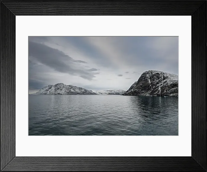 Framed Print : Arctic desert around Grise Fjord, most northern community in America, Nunavut, Canadian Arctic, Canada, North America Framed Print : Arctic desert around Grise Fjord, most northern community in America, Nunavut, Canadian Arctic, Canada, North America