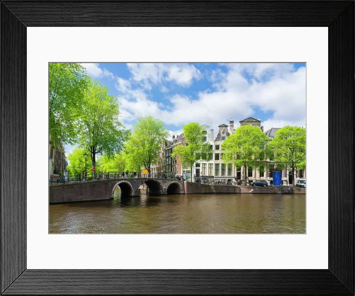 Framed Print : Bridge on intersection between Leidsegracht and Herengracht canals, Amsterdam, The Netherlands, Europe Framed Print : Bridge on intersection between Leidsegracht and Herengracht canals, Amsterdam, The Netherlands, Europe
