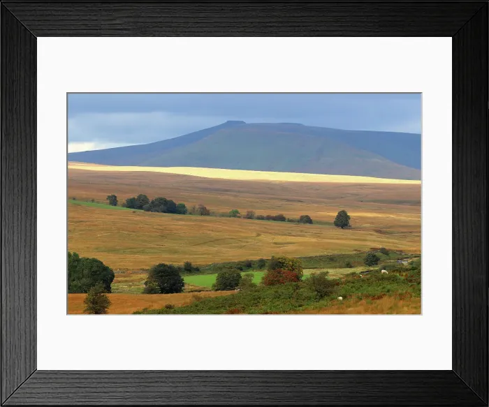 Framed Print : Looking towards Pen-y-Fan, Brecon Beacons, Powys, Wales, United Kingdom, Europe Framed Print : Looking towards Pen-y-Fan, Brecon Beacons, Powys, Wales, United Kingdom, Europe