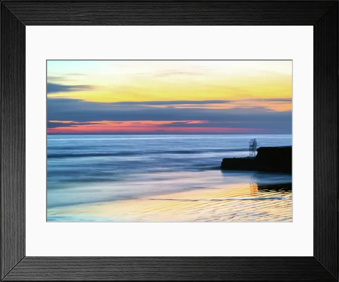 Framed Print : Colourful sunset over the English Channel as seen from Brighton beach, City of Brighton and Hove, East Sussex, England, United Kingdom Framed Print : Colourful sunset over the English Channel as seen from Brighton beach, City of Brighton and Hove, East Sussex, England, United Kingdom