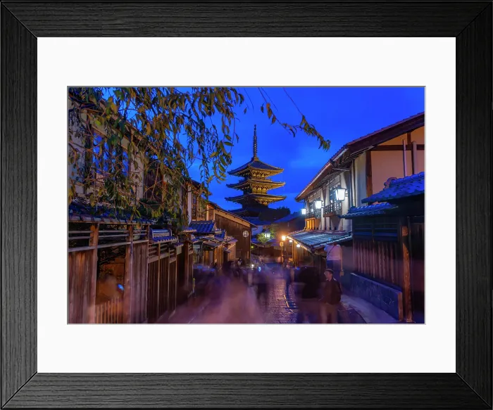 Framed Print : View of Sannen Zaka and Yasaka Pagoda in Gion at dusk, Kyoto Geisha District, Kyoto, Honshu, Japan Framed Print : View of Sannen Zaka and Yasaka Pagoda in Gion at dusk, Kyoto Geisha District, Kyoto, Honshu, Japan