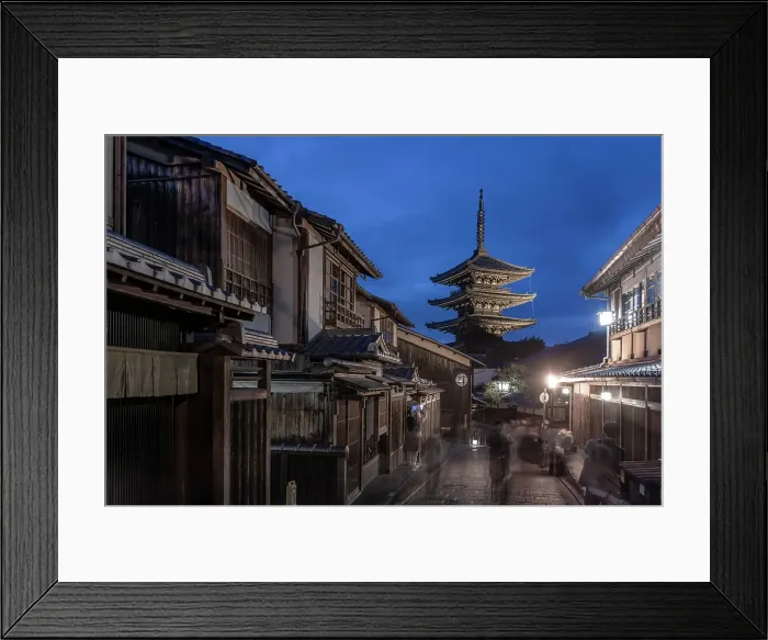 Framed Print : View of Sannen Zaka and Yasaka Pagoda in Gion at dusk, Kyoto Geisha District, Kyoto, Honshu, Japan Framed Print : View of Sannen Zaka and Yasaka Pagoda in Gion at dusk, Kyoto Geisha District, Kyoto, Honshu, Japan