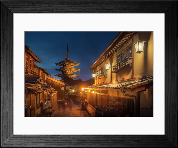 Framed Print : View of Sannen Zaka and Yasaka Pagoda in Gion at dusk, Kyoto Geisha District, Kyoto, Honshu, Japan Framed Print : View of Sannen Zaka and Yasaka Pagoda in Gion at dusk, Kyoto Geisha District, Kyoto, Honshu, Japan