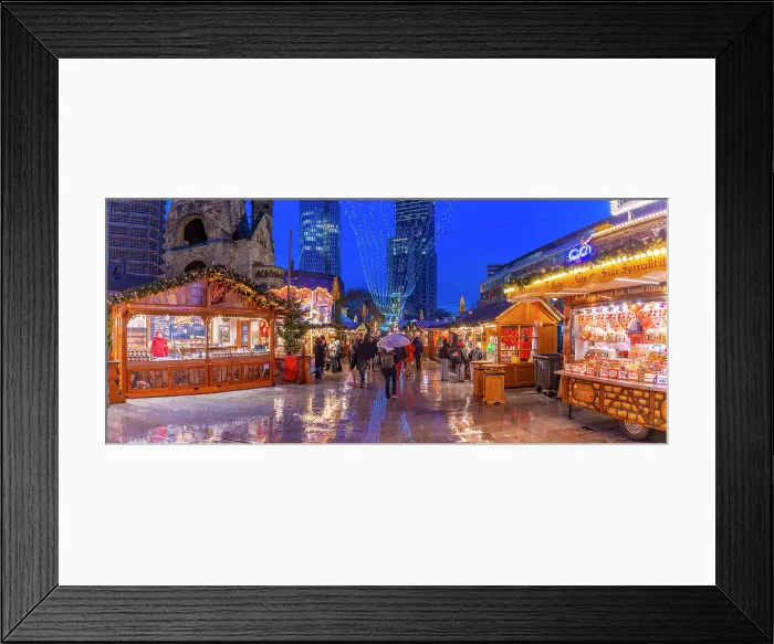Framed Print : View of Christmas market stalls with Kaiser Wilhelm Memorial Church behind, Breitscheidplatz, Berlin, Germany