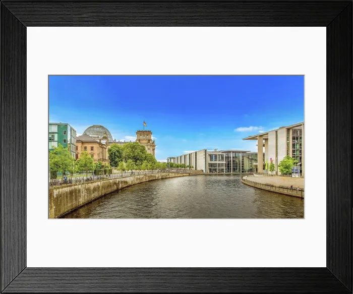 Framed Print : The Reichstag Building from the Marschallbrucke bridge over the River Spree, Berlin, Germany