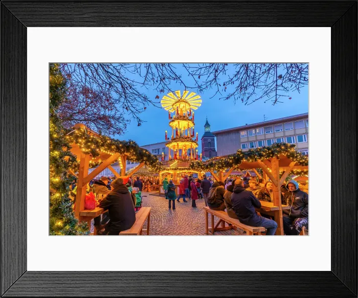 Framed Print : Christmas Market stalls in the market square in Altstadt Spandau at dusk, Spandau, Berlin, Germany Framed Print : Christmas Market stalls in the market square in Altstadt Spandau at dusk, Spandau, Berlin, Germany