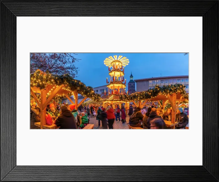 Framed Print : Christmas Market stalls in the market square in Altstadt Spandau at dusk, Spandau, Berlin, Germany Framed Print : Christmas Market stalls in the market square in Altstadt Spandau at dusk, Spandau, Berlin, Germany