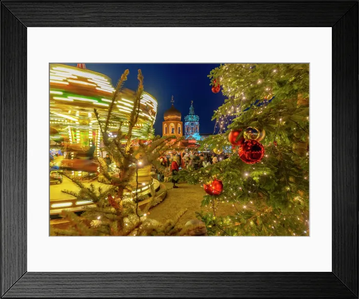 Framed Print : View of Christmas market at Charlottenburg Palace in Schloss Charlottenburg at dusk, Berlin, Germany