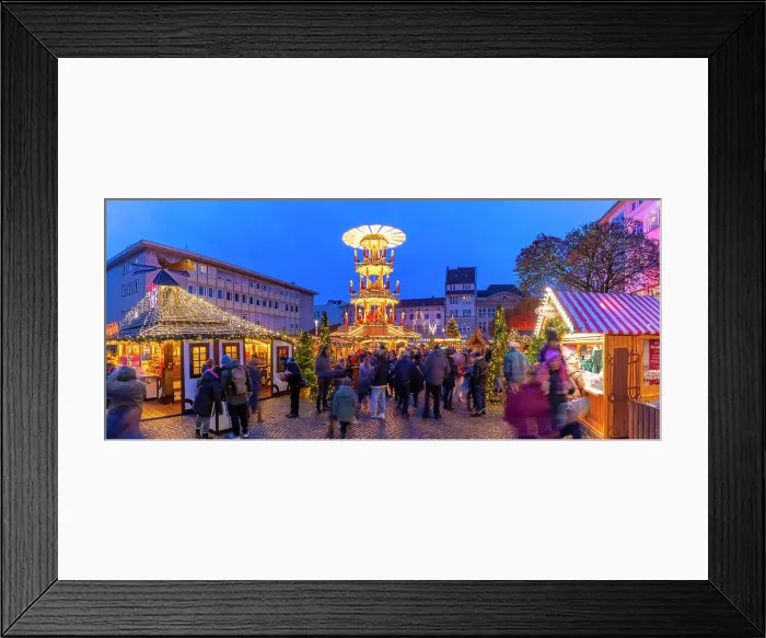 Framed Print : Christmas Market stalls in the market square in Altstadt Spandau at dusk, Spandau, Berlin, Germany Framed Print : Christmas Market stalls in the market square in Altstadt Spandau at dusk, Spandau, Berlin, Germany