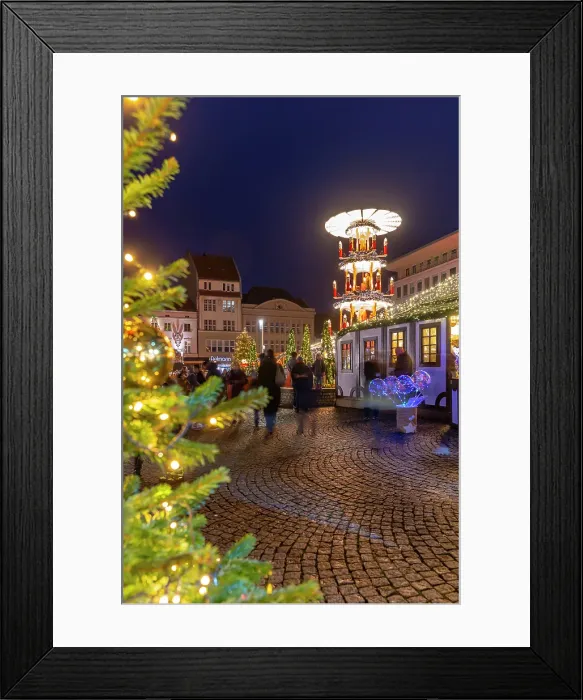 Framed Print : Christmas Market stalls in the market square in Altstadt Spandau at dusk, Spandau, Berlin, Germany Framed Print : Christmas Market stalls in the market square in Altstadt Spandau at dusk, Spandau, Berlin, Germany