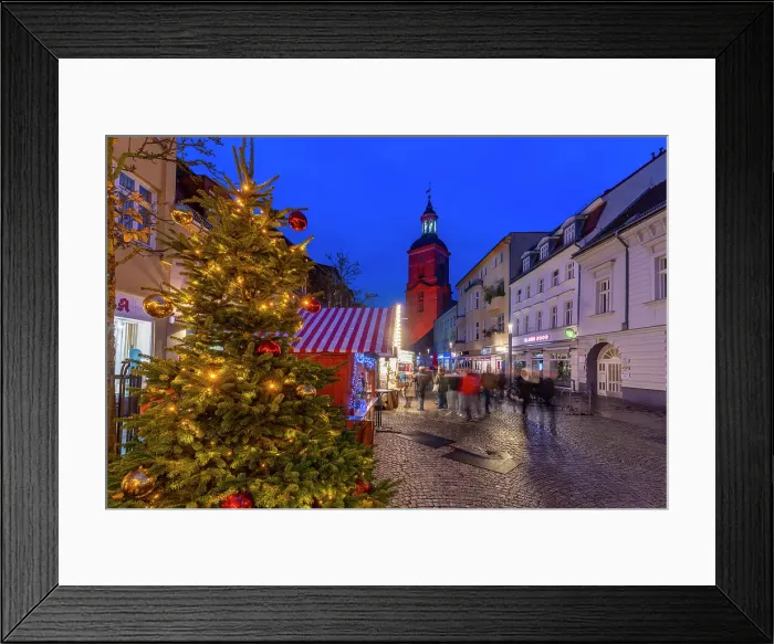 Framed Print : Christmas Market stalls in the market square in Altstadt Spandau at dusk, Spandau, Berlin, Germany Framed Print : Christmas Market stalls in the market square in Altstadt Spandau at dusk, Spandau, Berlin, Germany
