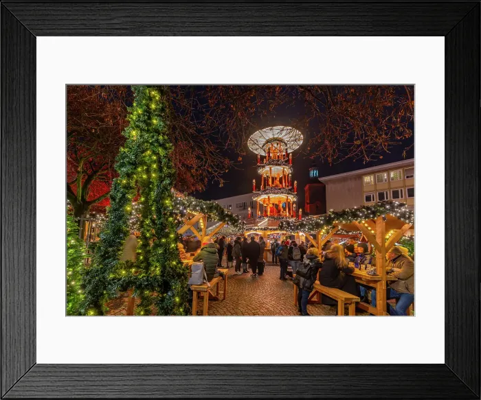 Framed Print : Christmas Market stalls in the market square in Altstadt Spandau at dusk, Spandau, Berlin, Germany Framed Print : Christmas Market stalls in the market square in Altstadt Spandau at dusk, Spandau, Berlin, Germany