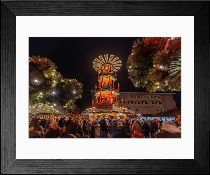 Framed Print : Christmas Market stalls in the market square in Altstadt Spandau at dusk, Spandau, Berlin, Germany Framed Print : Christmas Market stalls in the market square in Altstadt Spandau at dusk, Spandau, Berlin, Germany