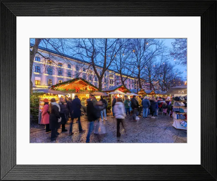Framed Print : View of Christmas market during winter at dusk, Stortingsparken, Oslo, Norway, Scandinavia Framed Print : View of Christmas market during winter at dusk, Stortingsparken, Oslo, Norway, Scandinavia