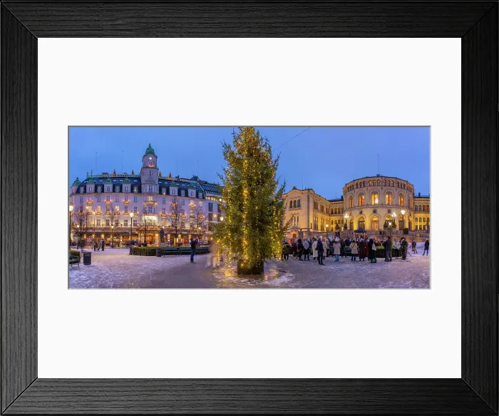 Framed Print : View of Norwegian Parliament and Christmas tree on Karl Johans Gate during winter at dusk, Oslo, Norway, Scandinavia Framed Print : View of Norwegian Parliament and Christmas tree on Karl Johans Gate during winter at dusk, Oslo, Norway, Scandinavia