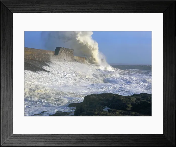 Framed Print : Storm waves (Storm Eowyn), Porthcawl Pier, South Wales, United Kingdom Framed Print : Storm waves (Storm Eowyn), Porthcawl Pier, South Wales, United Kingdom