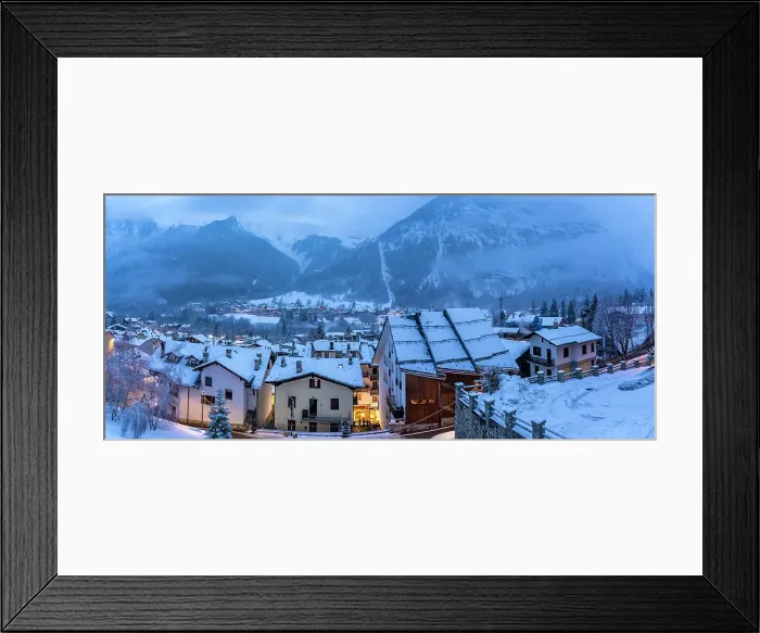 Framed Print : View of the snow covered town centre and mountainous background in winter, Courmayeur, Aosta Valley, Italy Framed Print : View of the snow covered town centre and mountainous background in winter, Courmayeur, Aosta Valley, Italy