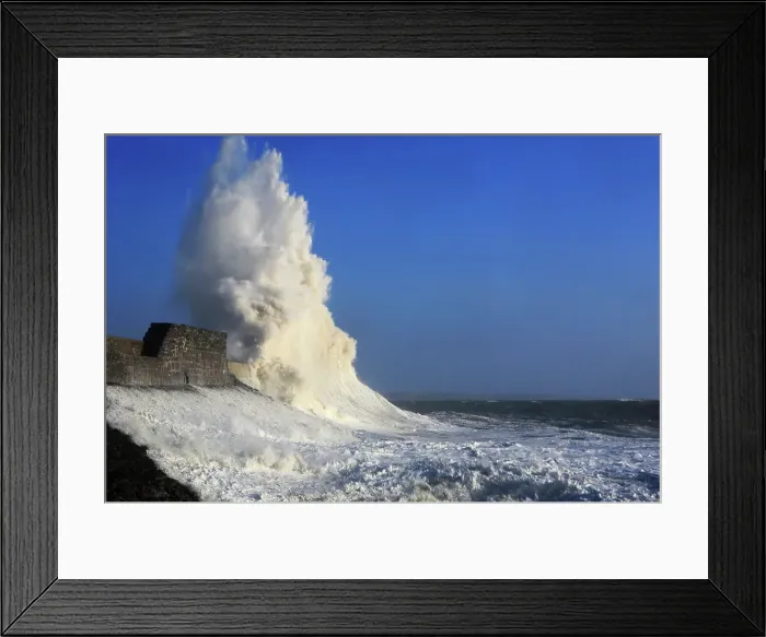 Framed Print : Storm waves (Storm Eowyn), Porthcawl Pier, South Wales, United Kingdom Framed Print : Storm waves (Storm Eowyn), Porthcawl Pier, South Wales, United Kingdom