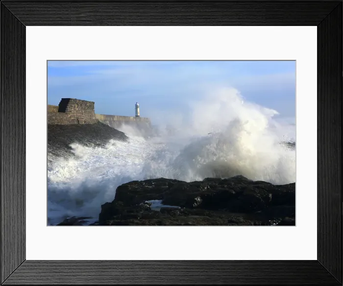 Framed Print : Storm waves (Storm Eowyn), Porthcawl Pier, South Wales, United Kingdom