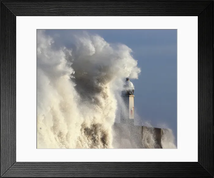 Framed Print : Storm waves (Storm Eowyn), Porthcawl Pier, South Wales, United Kingdom