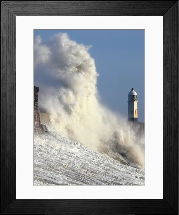 Framed Print : Storm waves (Storm Eowyn), Porthcawl Pier, South Wales, United Kingdom Framed Print : Storm waves (Storm Eowyn), Porthcawl Pier, South Wales, United Kingdom