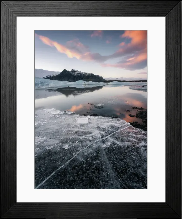 Framed Print : Sunset at Fjallsarlon glacier lagoon on the edge of Vatnajokull National Park, South Iceland, Iceland Framed Print : Sunset at Fjallsarlon glacier lagoon on the edge of Vatnajokull National Park, South Iceland, Iceland