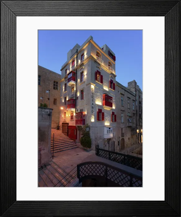 Framed Print : The Bridge Bar, Valletta, Malta Framed Print : The Bridge Bar, Valletta, Malta