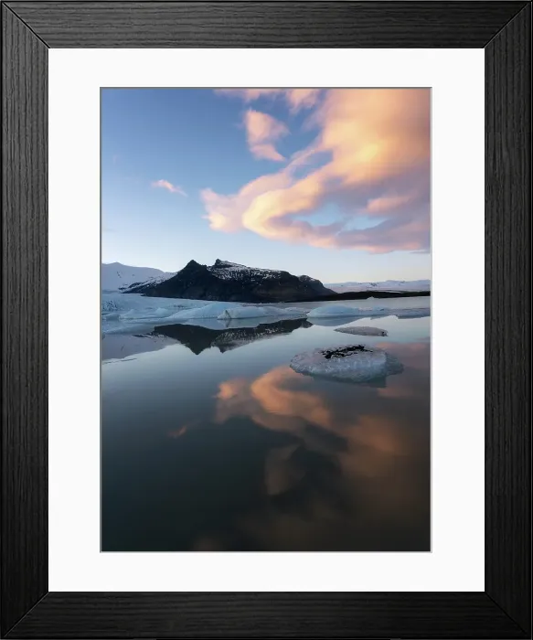 Framed Print : Sunset at Fjallsarlon glacier lagoon on the edge of Vatnajokull National Park, South Iceland, Iceland Framed Print : Sunset at Fjallsarlon glacier lagoon on the edge of Vatnajokull National Park, South Iceland, Iceland