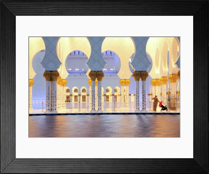 Framed Print : Sheikh Zayed Grand Mosque at dusk, Abu Dhabi, United Arab Emirates Framed Print : Sheikh Zayed Grand Mosque at dusk, Abu Dhabi, United Arab Emirates