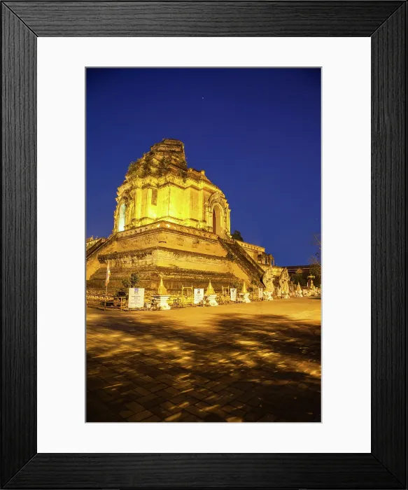Framed Print : Wat Chedi Luang Varavihara, Chiang Mai, Thailand Framed Print : Wat Chedi Luang Varavihara, Chiang Mai, Thailand