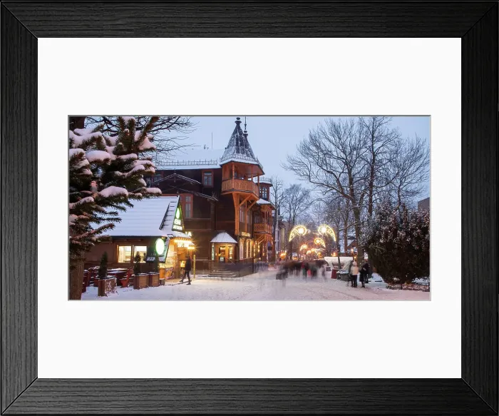 Framed Print : Famous Krupowki street in winter in Zakopane, Poland Framed Print : Famous Krupowki street in winter in Zakopane, Poland