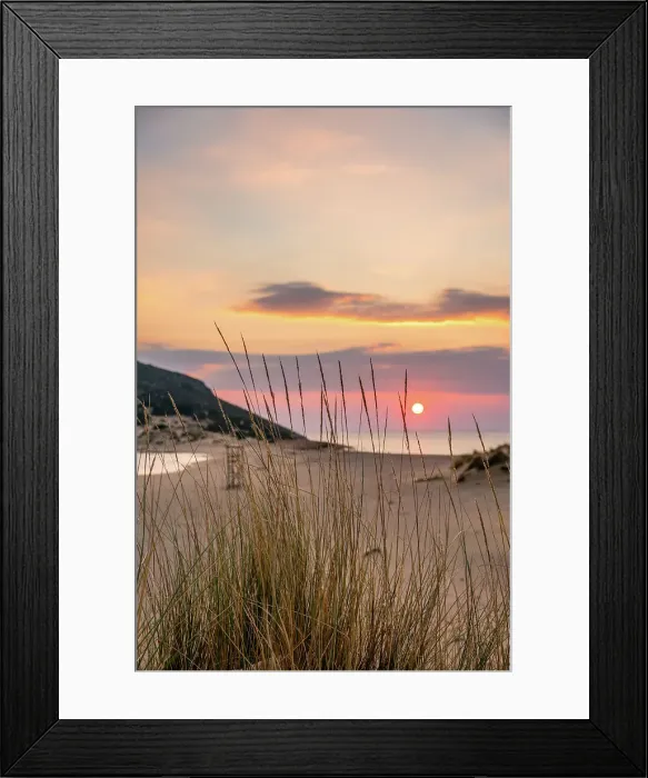 Framed Print : Sun setting down at the sea on a wild natural beach, Elafonisos Island, Greece Framed Print : Sun setting down at the sea on a wild natural beach, Elafonisos Island, Greece
