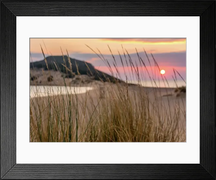 Framed Print : Sun setting down at the sea on a wild natural beach, Elafonisos Island, Greece Framed Print : Sun setting down at the sea on a wild natural beach, Elafonisos Island, Greece