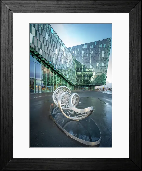 Framed Print : View of the Harpa Concert Hall and Conference Centre, Reykjavik, Iceland Framed Print : View of the Harpa Concert Hall and Conference Centre, Reykjavik, Iceland