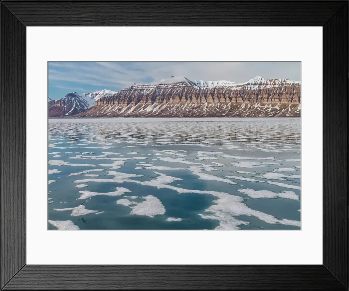 Framed Print : A view of Isfjorden (Ice fjord) on the western side of Spitsbergen Island in the Svalbard Archipelago, Norway Framed Print : A view of Isfjorden (Ice fjord) on the western side of Spitsbergen Island in the Svalbard Archipelago, Norway