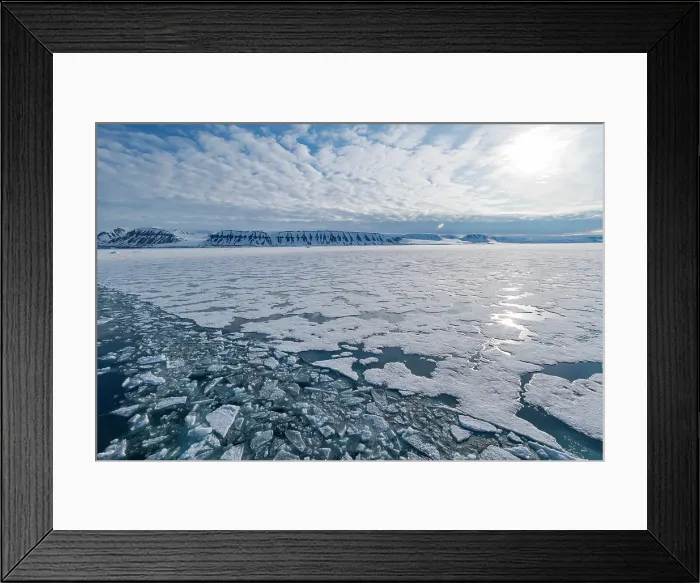 Framed Print : A view of Krossfjorden (Cross Fjord) on the northwestern side of Spitsbergen Island in the Svalbard Archipelago, Norway Framed Print : A view of Krossfjorden (Cross Fjord) on the northwestern side of Spitsbergen Island in the Svalbard Archipelago, Norway