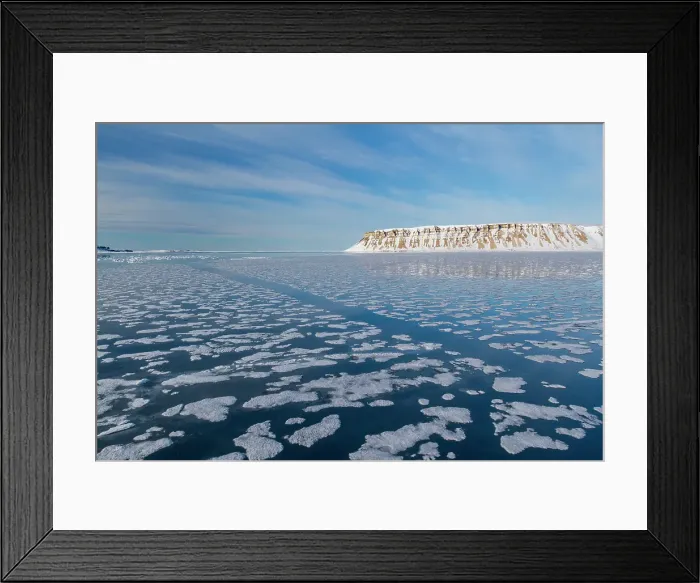 Framed Print : A view of Krossfjorden (Cross Fjord) on the northwestern side of Spitsbergen Island in the Svalbard Archipelago, Norway Framed Print : A view of Krossfjorden (Cross Fjord) on the northwestern side of Spitsbergen Island in the Svalbard Archipelago, Norway