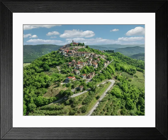Framed Print : Hilltop village of Motovun, Istria, Croatia Framed Print : Hilltop village of Motovun, Istria, Croatia