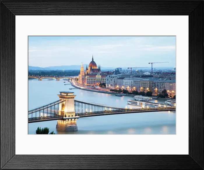 Framed Print : Budapest in the evening, with Parliament and Chain Bridge over the River Danube, UNESCO, Budapest, Hungary Framed Print : Budapest in the evening, with Parliament and Chain Bridge over the River Danube, UNESCO, Budapest, Hungary
