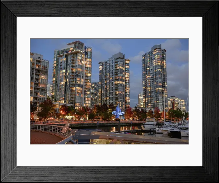 Framed Print : False Creek pedestrian waterfront in Autumn, Yaletown Neighbourhood, Downtown Vancouver, British Columbia, Canada