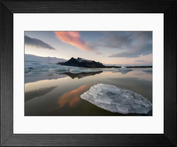 Framed Print : Sunset at Fjallsarlon glacier lagoon on the edge of Vatnajokull National Park, South Iceland, Iceland Framed Print : Sunset at Fjallsarlon glacier lagoon on the edge of Vatnajokull National Park, South Iceland, Iceland