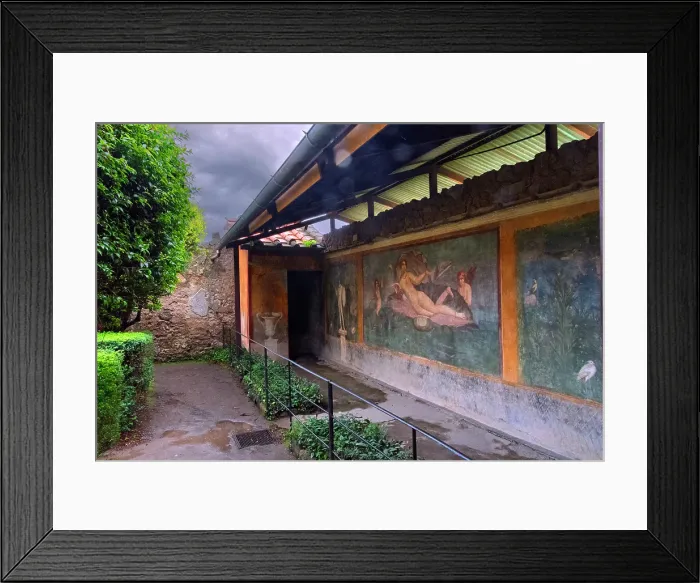 Framed Print : A courtyard fresco in the Roman ruins of Pompeii, UNESCO, Campania, Italy