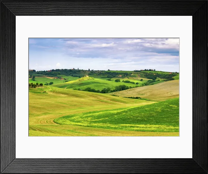 Framed Print : Rolling hills of Val d'Orcia, UNESCO, Tuscany, Italy Framed Print : Rolling hills of Val d'Orcia, UNESCO, Tuscany, Italy