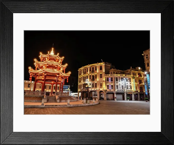 Framed Print : Tranquil late night view of Xiaogongyuan (Little Park) in Shantou City, Guangdong Province, China Framed Print : Tranquil late night view of Xiaogongyuan (Little Park) in Shantou City, Guangdong Province, China